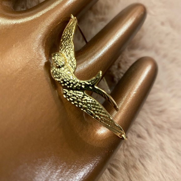 NWT! Gold bird dangle bracelet - Picture 1 of 3